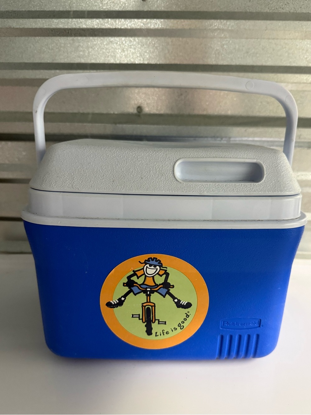 Rubbermaid Model 1826 vintage personal lunch cooler made in the USA 1990s.